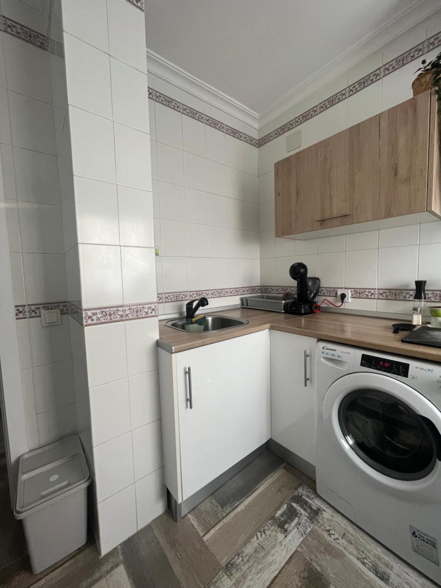 Lovely Rooms En Piso Compartido Sevilla Buitenkant foto