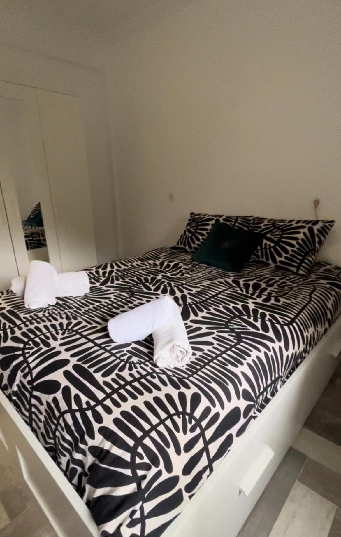 Lovely Rooms En Piso Compartido Sevilla Buitenkant foto